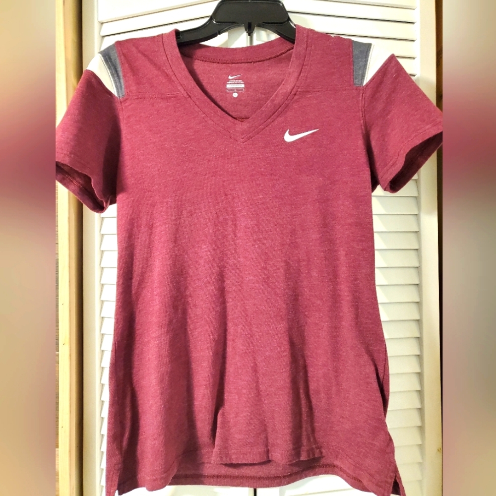 Nike Crimson Tee SzL